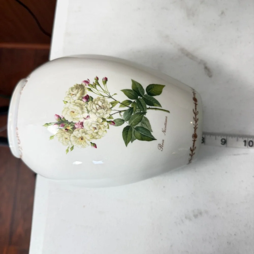QUEENS Vase REDOUTES ROSES Fine Bone China Rosa Noisettiana 8
